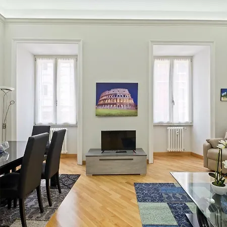 Beautiful 3 Bed Apt, Sleeps 8 Nr Prati Apartmán