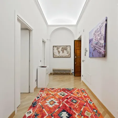 Beautiful 3 Bed Apt, Sleeps 8 Nr Prati Řím