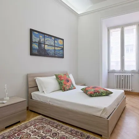 Beautiful 3 Bed Apt, Sleeps 8 Nr Prati *